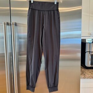 EUC Lululemon Dark Grey Women’s Joggers Lightweight Pants
